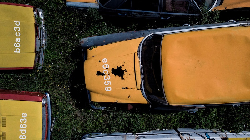 Zoer, Solara – W110 Mercedes Honey . e6c359, 2019, acrylique sur carrosserie, France © agence WTF / courtesy of zoer