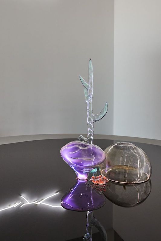 Claire Williams, Zoryas, Electromagnetic Activity of the Sun Vue de l'exposition SIGNAL - espace(s) réciproque(s) Friche la Belle de Mai, Marseille Photo Jean-Christophe Lett