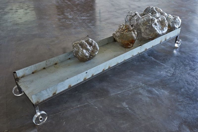 Moutaincutters, Objets Incomplets - Vue de l'exposition SIGNAL - espace(s) réciproque(s) Friche la Belle de Mai, Marseille Photo Jean-Christophe Lett