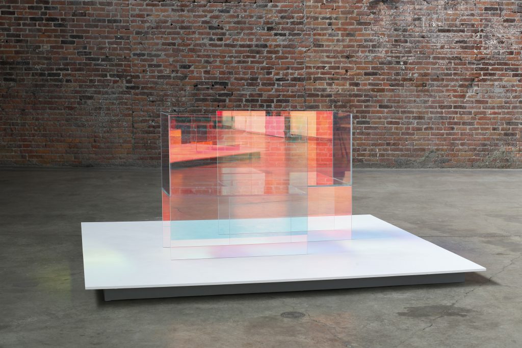 Vikky Alexander, Dichroic benches, 2020 © Simon Belleau