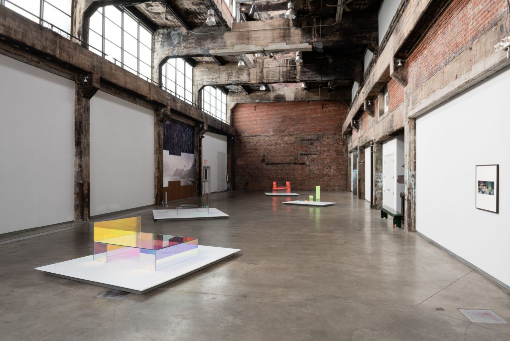 Vikky Alexander, Nordic Rock, Vue de l’exposition / Exhibition view, Fonderie Darling, 2020 © Maxime Boisvert
