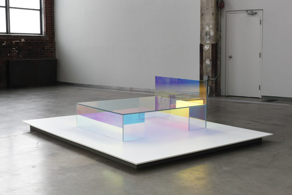Vikky Alexander, Dichroic bed, 2020 © Simon Belleau
