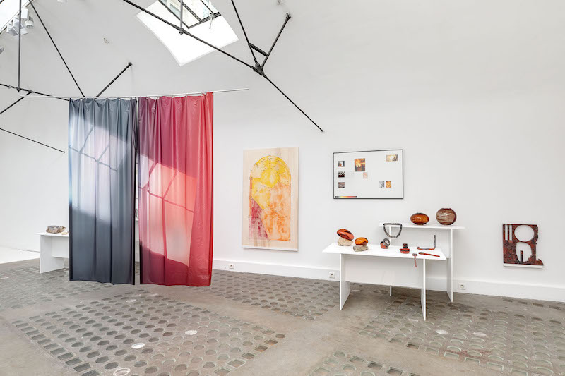 Vue de l'exposition So close jusqu'au 08 juillet 2020 Galerie Guido Romero Pierini - Michael Timsit Paris