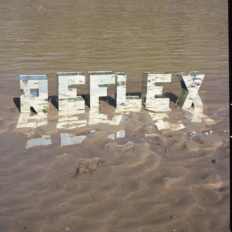Wanda Mihuleac, Reflex dans l’eau, poème tautologique, 1974-1978, reproduit dans le livre Motem , paru en France en 1992