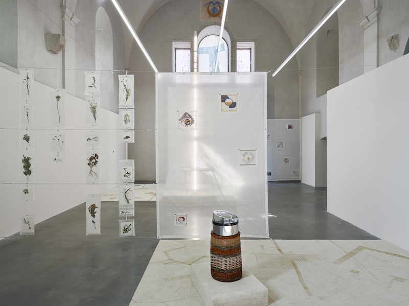 Vue de l'exposition "D'ailleurs, la vie ici", David de Tscharner, 2020, Centre d'art contemporain Les Capucins, Embrun ©f.deladerriere