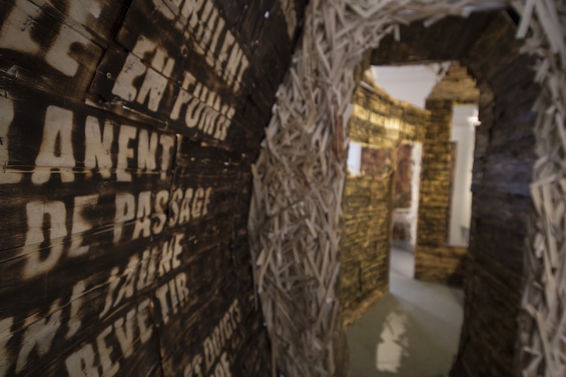 EN DIRECT / Exposition LE SOLEIL BRILLE ENTRE LES PAROIS AMOVIBLES Collectif WALC (Wolf Cuyvers - Alethia Lecoq) Dijon septembre 2020.