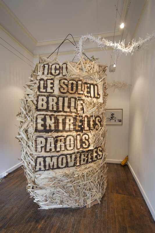 EN DIRECT / Exposition LE SOLEIL BRILLE ENTRE LES PAROIS AMOVIBLES Collectif WALC (Wolf Cuyvers - Alethia Lecoq) Dijon septembre 2020.