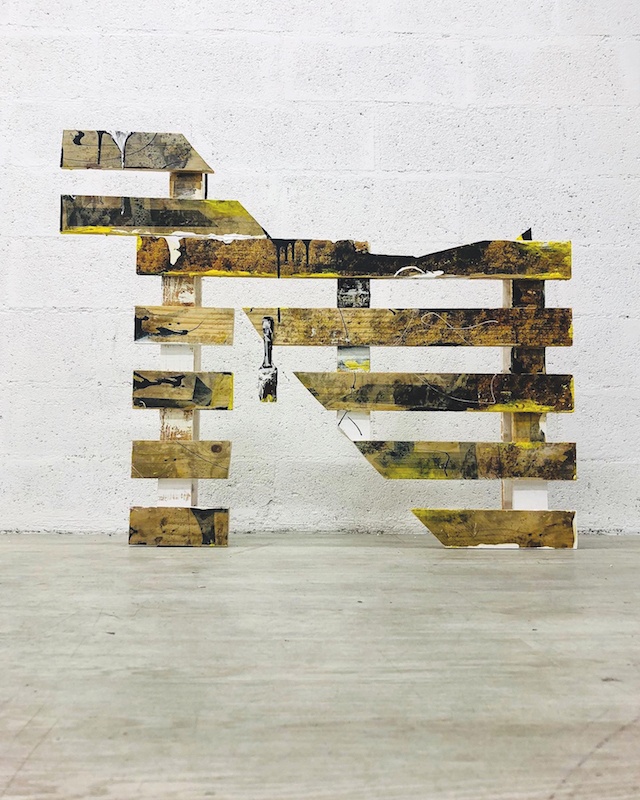 Dream pallet 2, 2019 Technique mixte sur bois et pinceau, 115 x 93 x 13 cm © Louisa Marajo, courtesy Galerie Dix9 Hélène Lacharmoise
