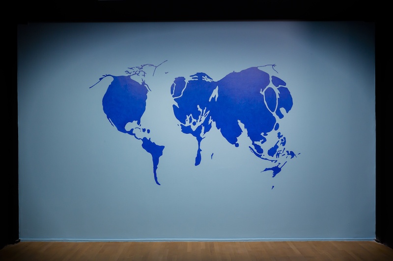 Christiane Geoffroy, La dérive des continents, 2010. Vue d'exposition « Courants Verts, Créer pour l'environnement », du 16 septembre au 31 janvier 2021, espace Fondation EDF Paris - Commissariat Paul Ardenne