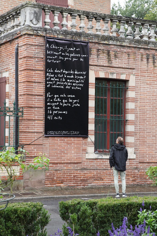 vue de l'exposition « Si c'est pour les gens, ça doit être beau », dit-elle, de Jeremiah Day, centre d'art Le Lait, 2020, Albi (FR), photo Phœbé Meyer