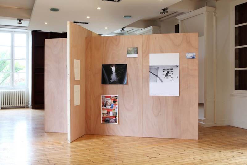 vue de l'exposition « Si c'est pour les gens, ça doit être beau », dit-elle, de Jeremiah Day, centre d'art Le Lait, 2020, Albi (FR), photo Phœbé Meyer
