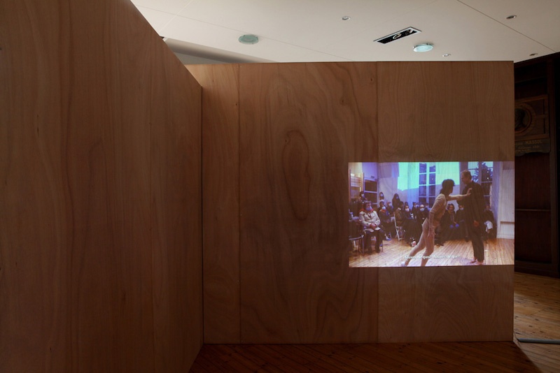vue de l'exposition « Si c'est pour les gens, ça doit être beau », dit-elle, de Jeremiah Day, centre d'art Le Lait, 2020, Albi (FR), photo Phœbé Meyer