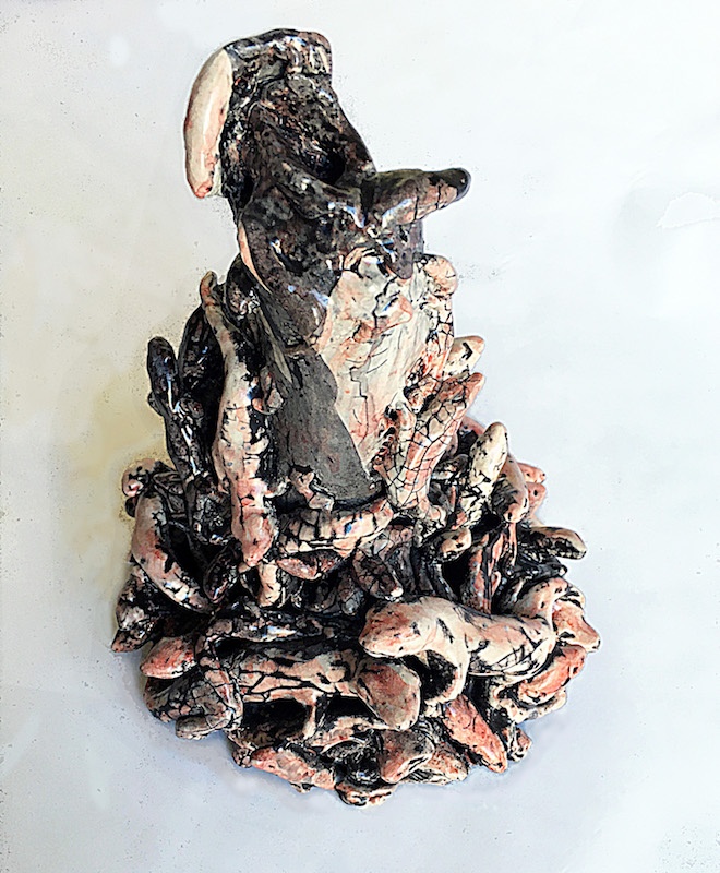 Laurie Karp, Salamandres 3, 20 x 17 x 18 cm, faïence émaillée, © photo : L. Karp