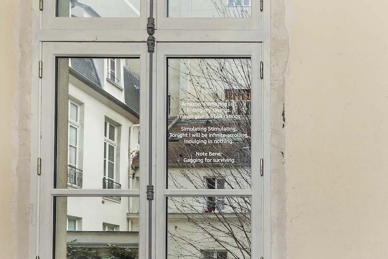 vue d'exposition LA LUNE EST TOMBÉE AINSI QUE LES PLÉIADES - KARL MARX STUDIO Paris - Photo Nina Salamov