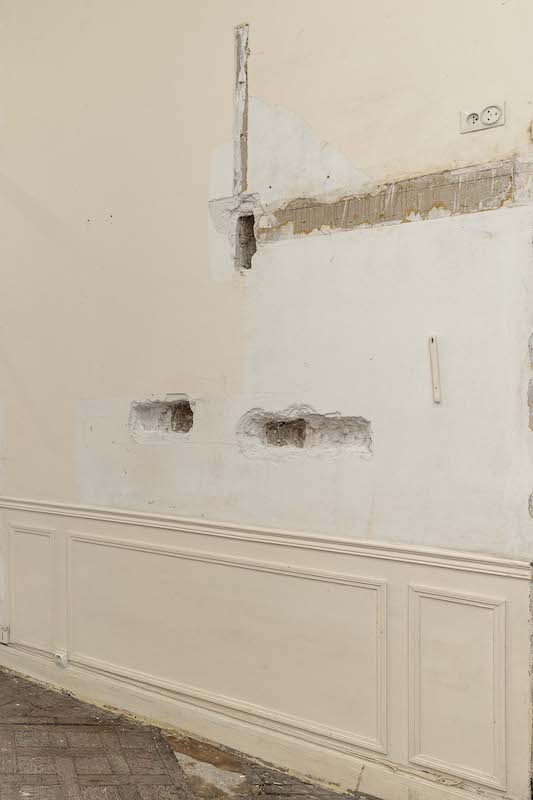 vue d'exposition LA LUNE EST TOMBÉE AINSI QUE LES PLÉIADES - KARL MARX STUDIO Paris - Photo Nina Salamov