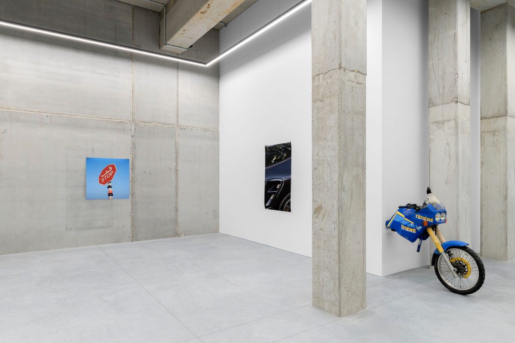 vue d'exposition Julien Boudet, Tout est bleu - Stems Gallery