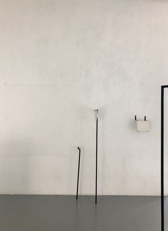 Nine Perris, Architecture suggérée
