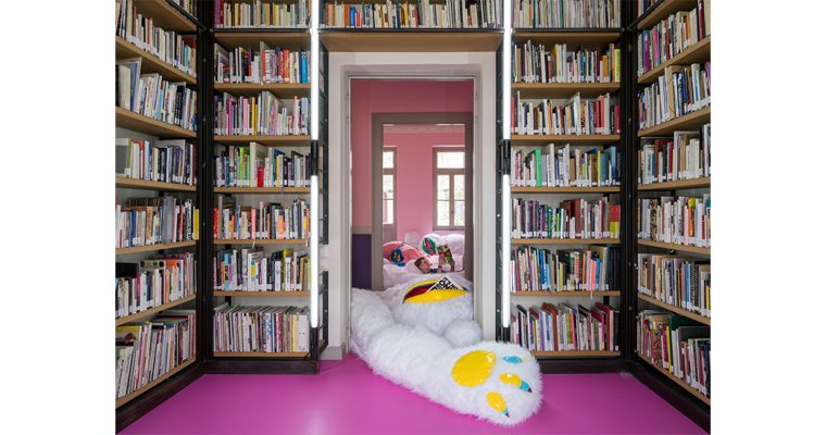 ANTIGONI TSAGKAROPOULOU – FLUFFY LIBRARY & FLUFFYLAND 1/2