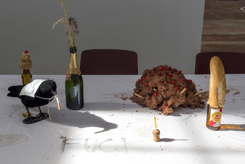 Vue de l'exposition collective "Just married" au SHED, 2021. © Marc Domage