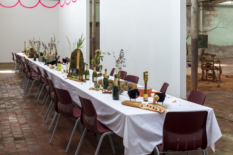 Vue de l'exposition collective "Just married" au SHED, 2021. © Marc Domage