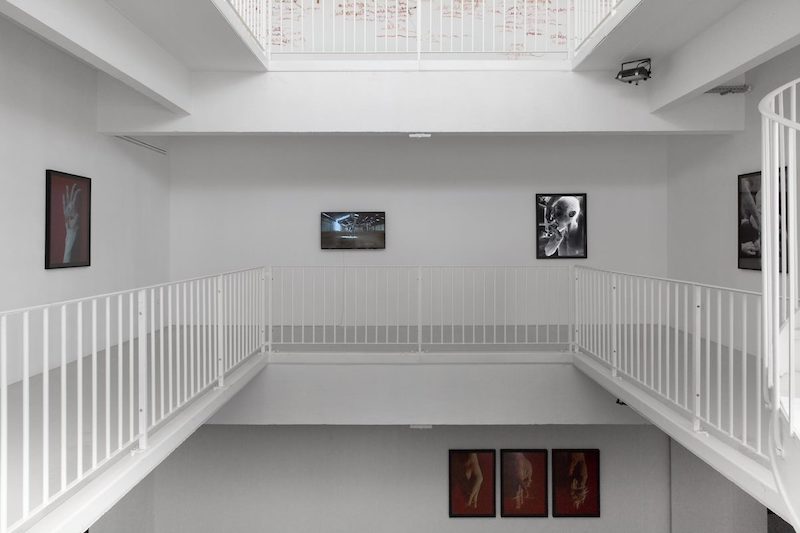 Vue Silo exposition monographique de Myriam Mihindou, Centre d’art contemporain Transpalette, Bourges Photo Margot Montigny