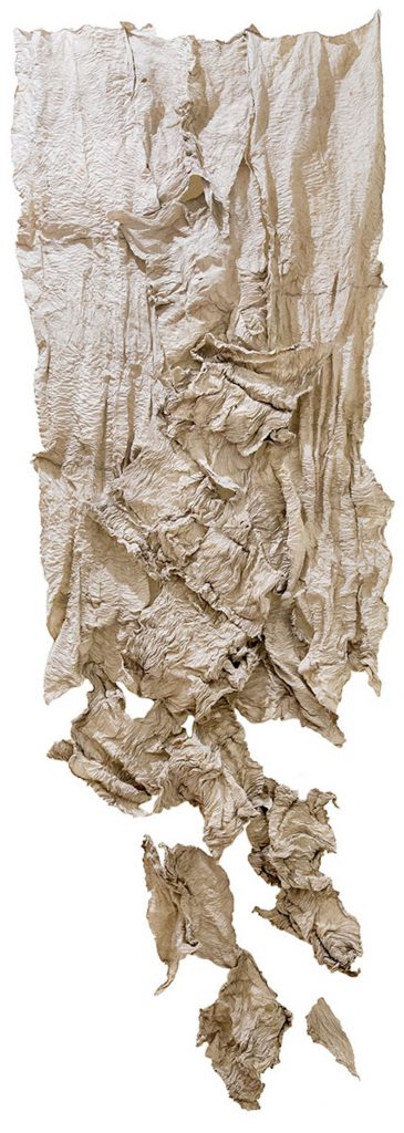 Sanglan Kim, Magie blanche, Autoportrait 2015. Papier mûrier-hanji, 390 x 120cm