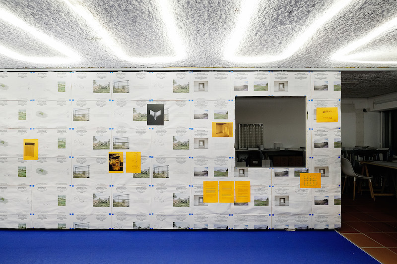 vue de l’exposition Légendes 10 maisons particulières (crédit photographies © Nicolas Dorval-Bory)