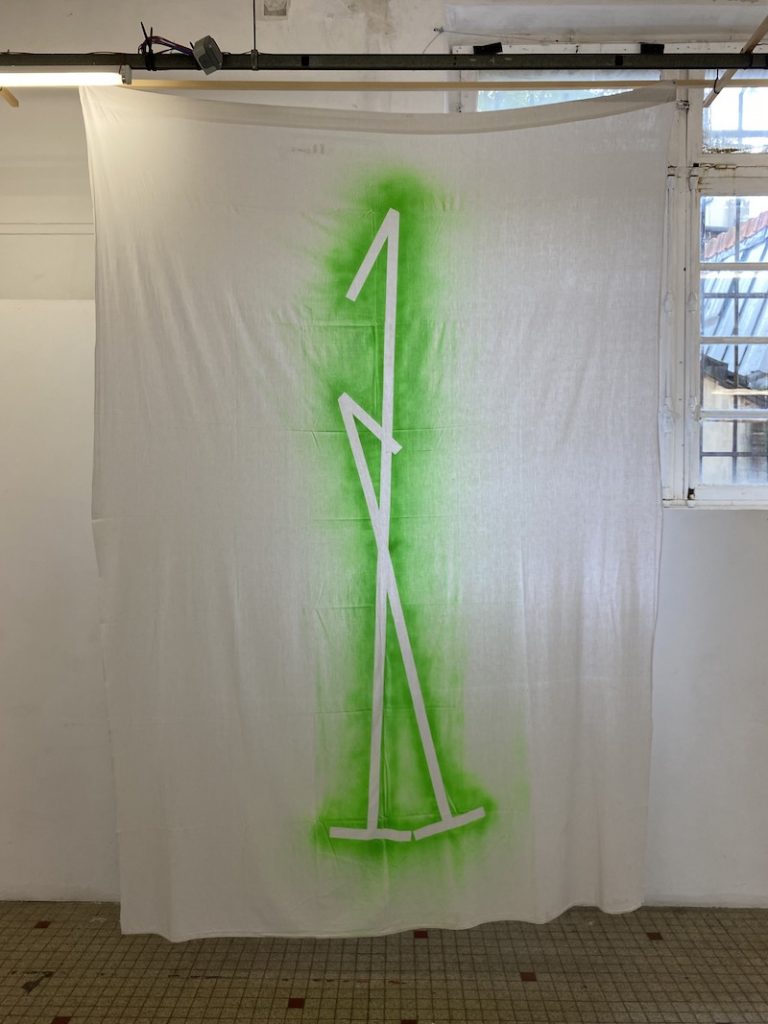 Michel Dector, Sans titre, 2021, peinture aérosol sur drap ancien 200 X 280 cm