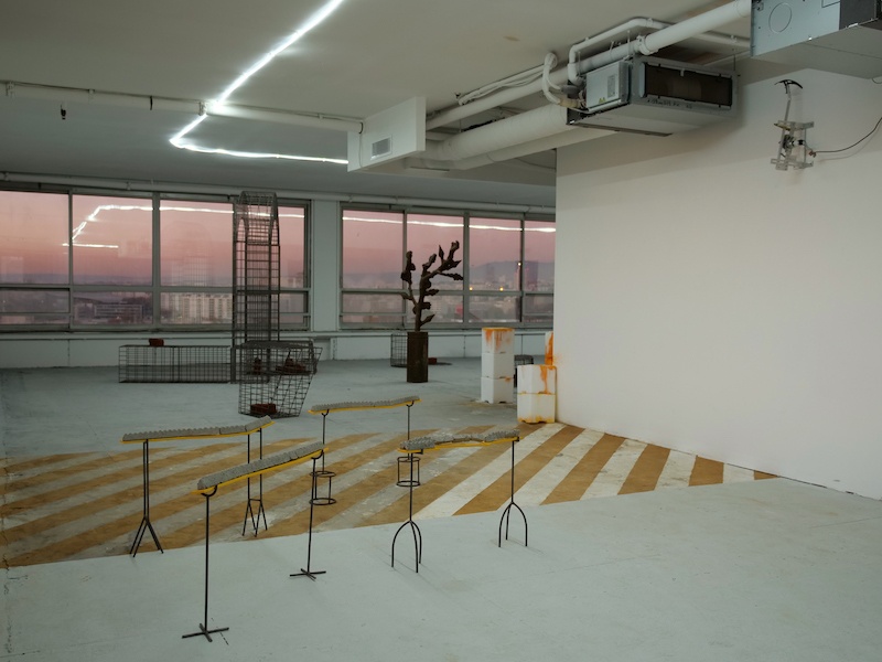 Vue de l'exposition collective L’Âge du Sable, Buropolis Marseille - Photo Jérémy Laffon