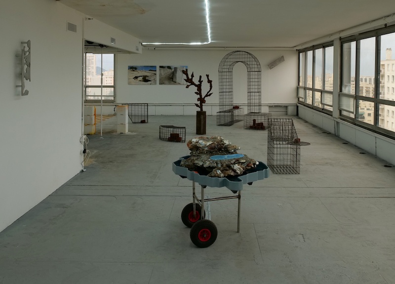 Vue de l'exposition collective L’Âge du Sable, Buropolis Marseille - Photo Jérémy Laffon