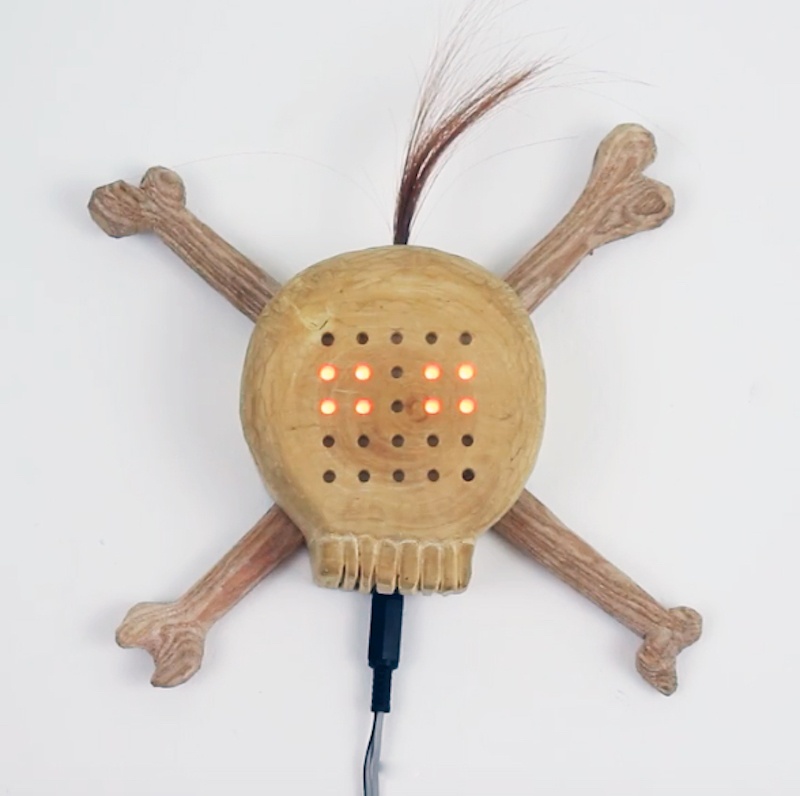 Paul Granjon « On est foutu On est touffu » sculpture interactive, 2021
