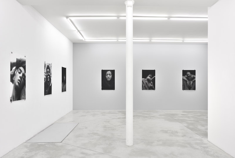 Vue d'exposition Under the same sky de Sean Patrick Watters, jusqu'au 19 mars 2022, Praz-Delavallade, Paris