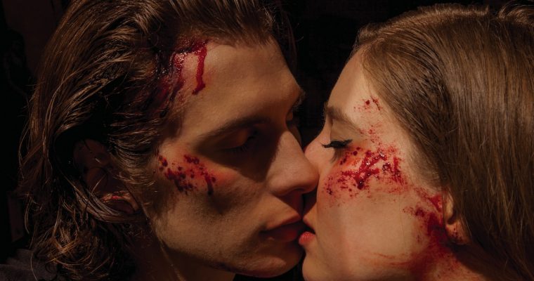 JULIE COULON, STRANGERS MAY KISS