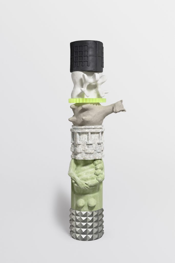 Marion Verboom, Achronie n°30, 2022 - Plâtre, pigments, peinture, résine, h 254.5 x 74 cm