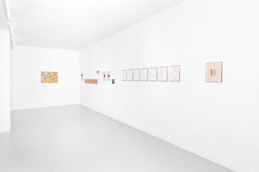 Vue exposition Tenue de promesse, Noémie Bablet, Les Bains-Douches, Alençon (FR) - Photo Romain Darnaud - Courtesy de l’artiste et Les Bains-Douches, Alençon