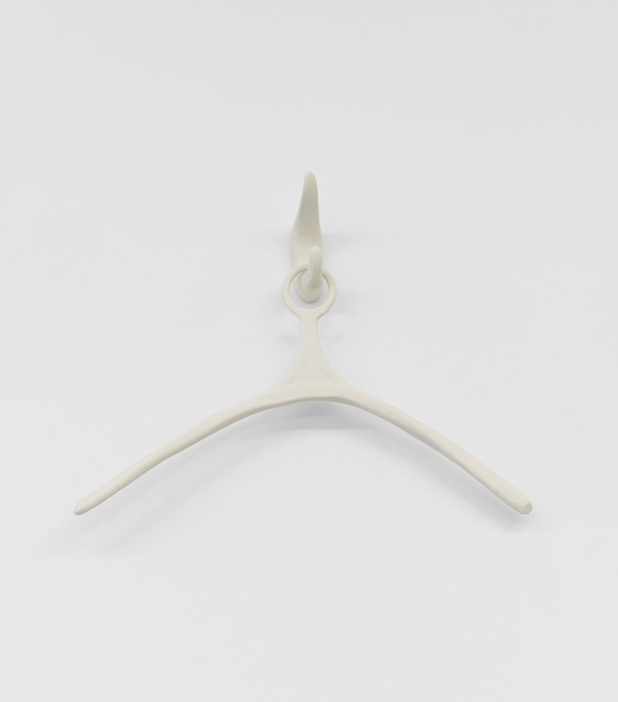 Côme Clérino, Un souvenir qui se porte, Galerie CHLOE SALGADO Paris – Photo Grégory Copitet