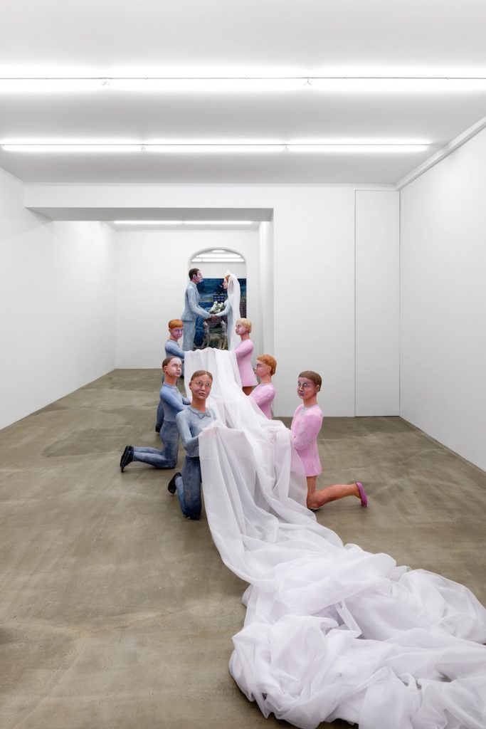 Agnes Scherer, A thousand times yes, 2022, plaster gauze, plaster, acrylic paint, fabric, paper, variable dimensions, unique - Photo Aurélien Mole