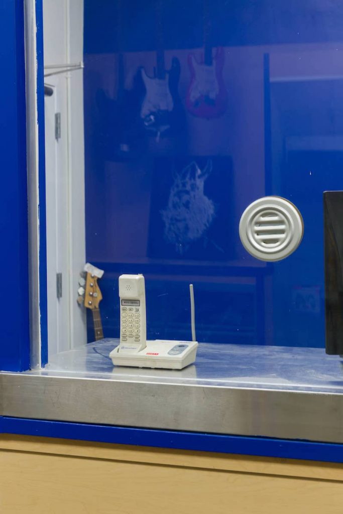 Smart Pawn, 2023, exhibition view Photo Ian Byers-Gamber