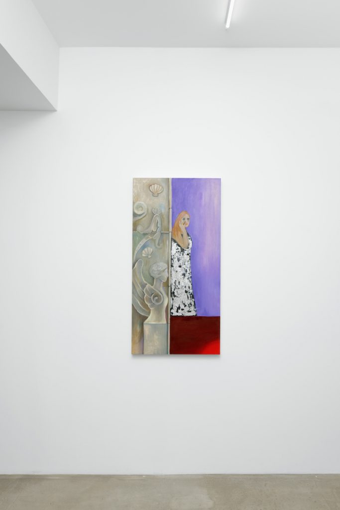 Yan Xinyue, They're trying to murder me!, 2023, oil and silver leaf on canvas, 110 x 50 cm, unique. Photo Aurélien Mole & ofphotostudio