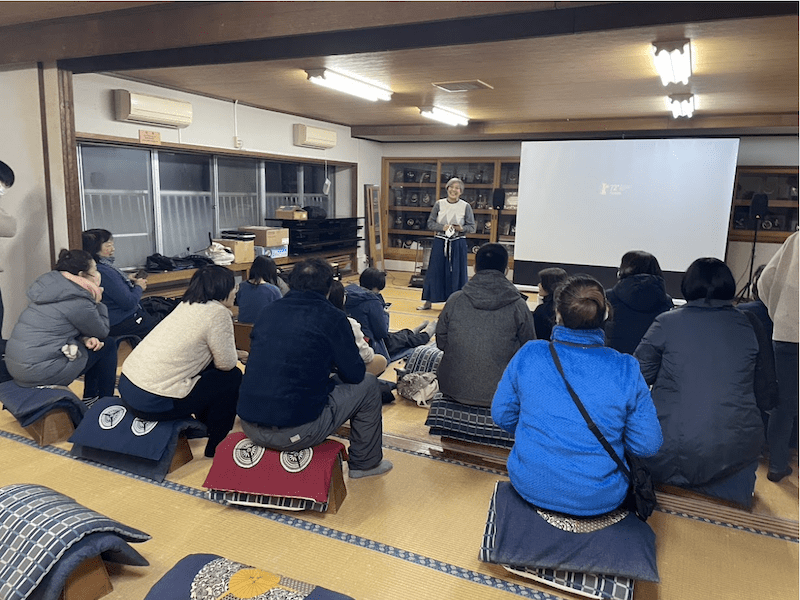 Asako Fujioka s’adresse aux participants du Dojo 5 à Yamagata.