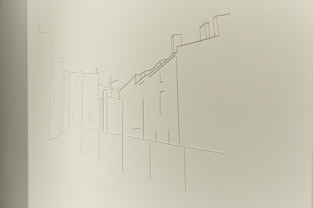 Aurélie Pertusot, Gh-ostalgies (détail), 2023. Série de dessin cousus, fil sur toile, 1x 1.30 m x 5 + 1 x 70 cm x 1m - photo Daria Szczygieł