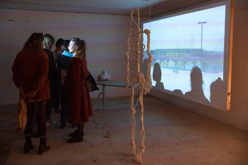 Chloé Mossessian, Antoine Tour, Darta Sidere, Yulong Song @ Non Etoile, 2023, credit photo Petro Maleta - Vue exposition Troglodyte Guided Tour