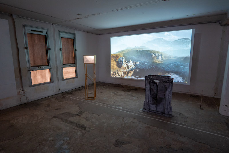 Fanny Papot, Jonathan Tran, Jules Goliath @ Non Etoile, 2023, credit photo Petro Maleta - Vue exposition Troglodyte Guided Tour