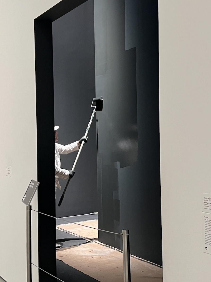 De l’autre côté du mur , salle 204.