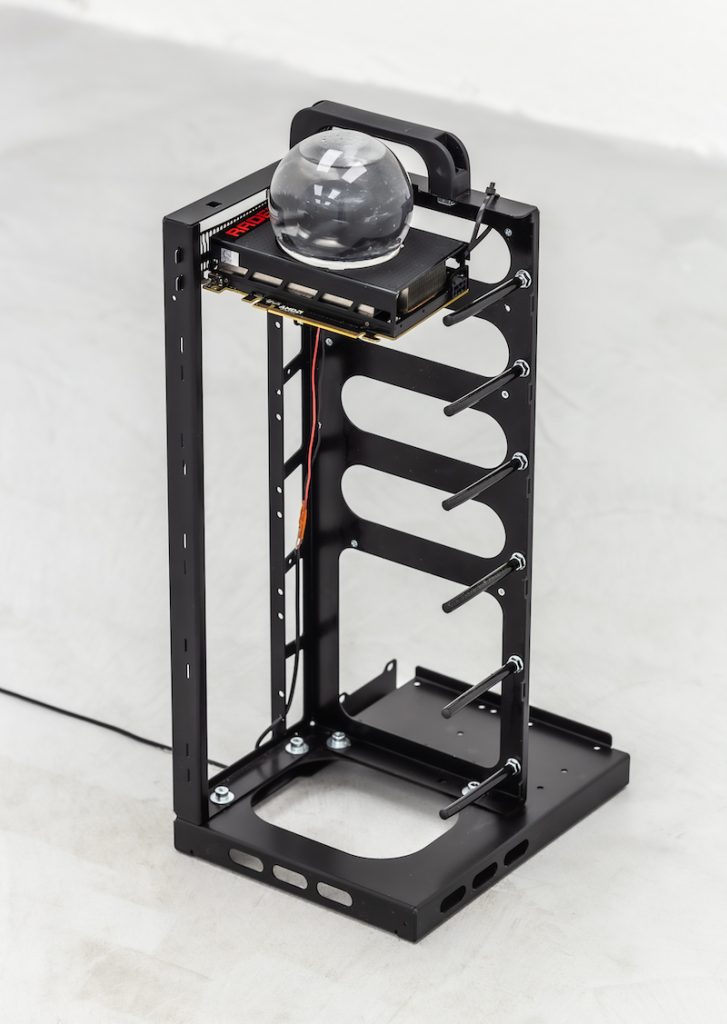 Rémi Lécussan, Snow Mining Rig, Vue de l'exposition collective Un calamar à la surface à la Galerie de la SCEP, Marseille, 2023. Crédit photographique : Nassimo Berthommé