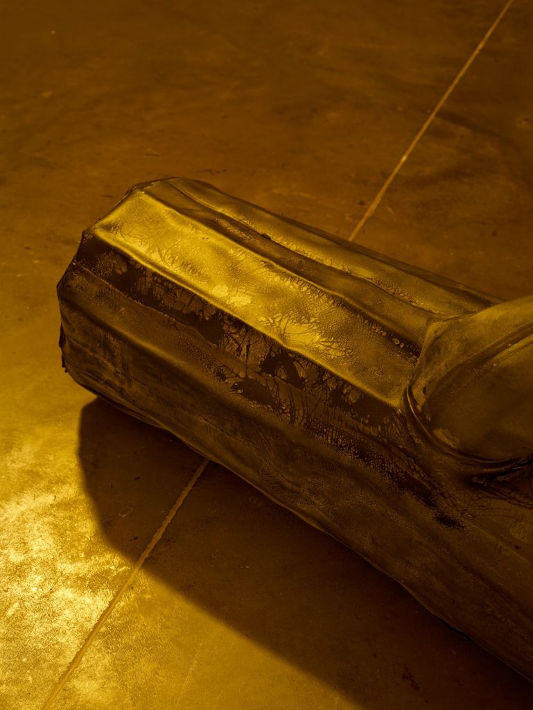 Vue de l'exposition SOLṢ, Charlie Malgat, 2023. Production : Centre d'art contemporain Les Capucins, ville d'Embrun. Photo : f.deladerrière
