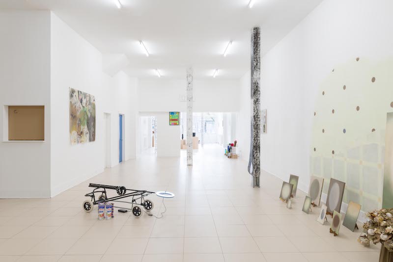 Exhibition view, The Beige Pimpernel, KOMPLOT, Brussels, photography by Lola Pertsowsky