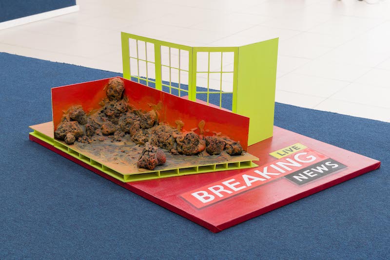 Rik Peeters, Breaking News, KOMPLOT, Brussels, photography by Lola Pertsowsky
