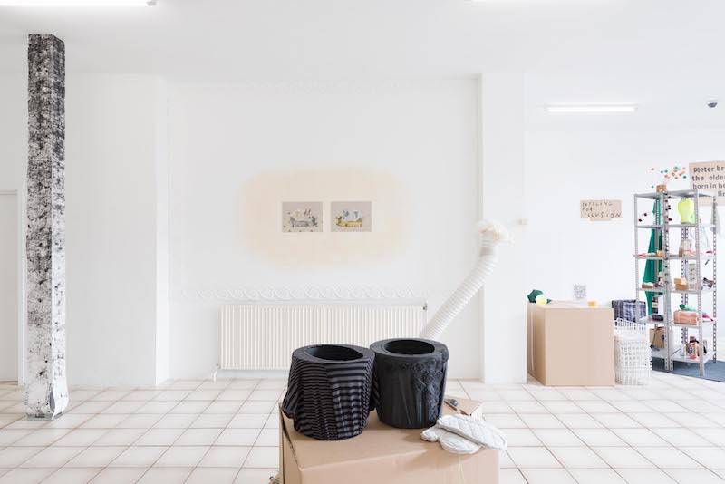 Exhibition view, The Beige Pimpernel, KOMPLOT, Brussels, photography by Lola Pertsowsky
