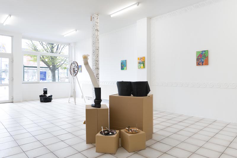 Exhibition view, The Beige Pimpernel, KOMPLOT, Brussels, photography by Lola Pertsowsky